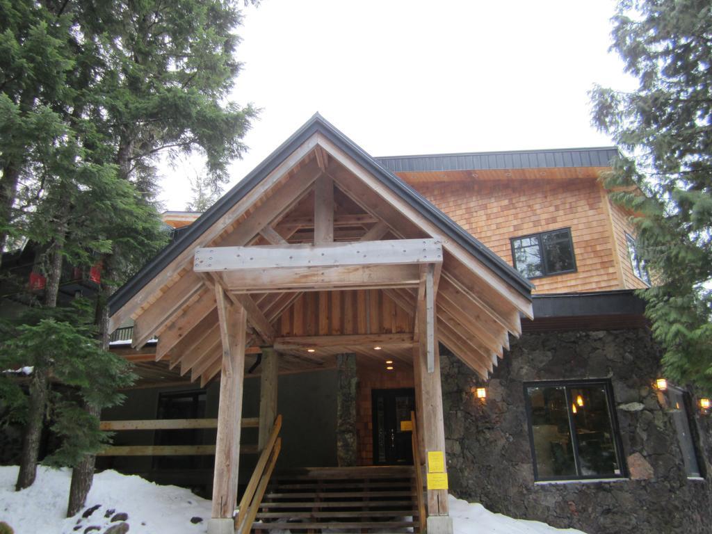 The Lodge At Skeena Landing Terrace Exterior foto
