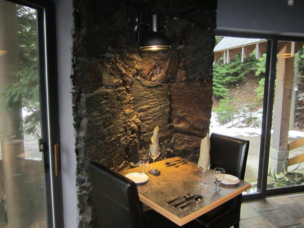The Lodge At Skeena Landing Terrace Exterior foto