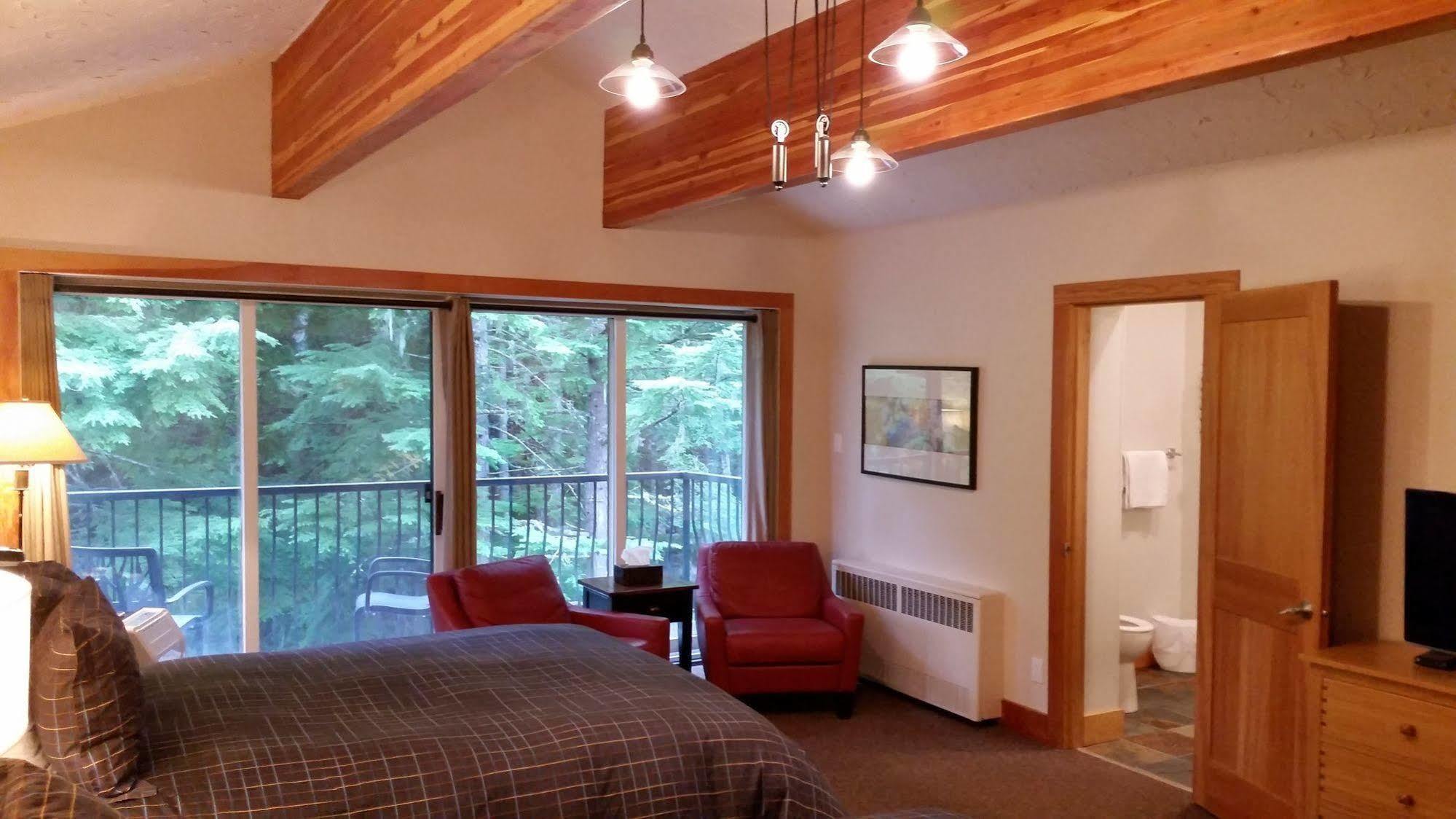 The Lodge At Skeena Landing Terrace Exterior foto